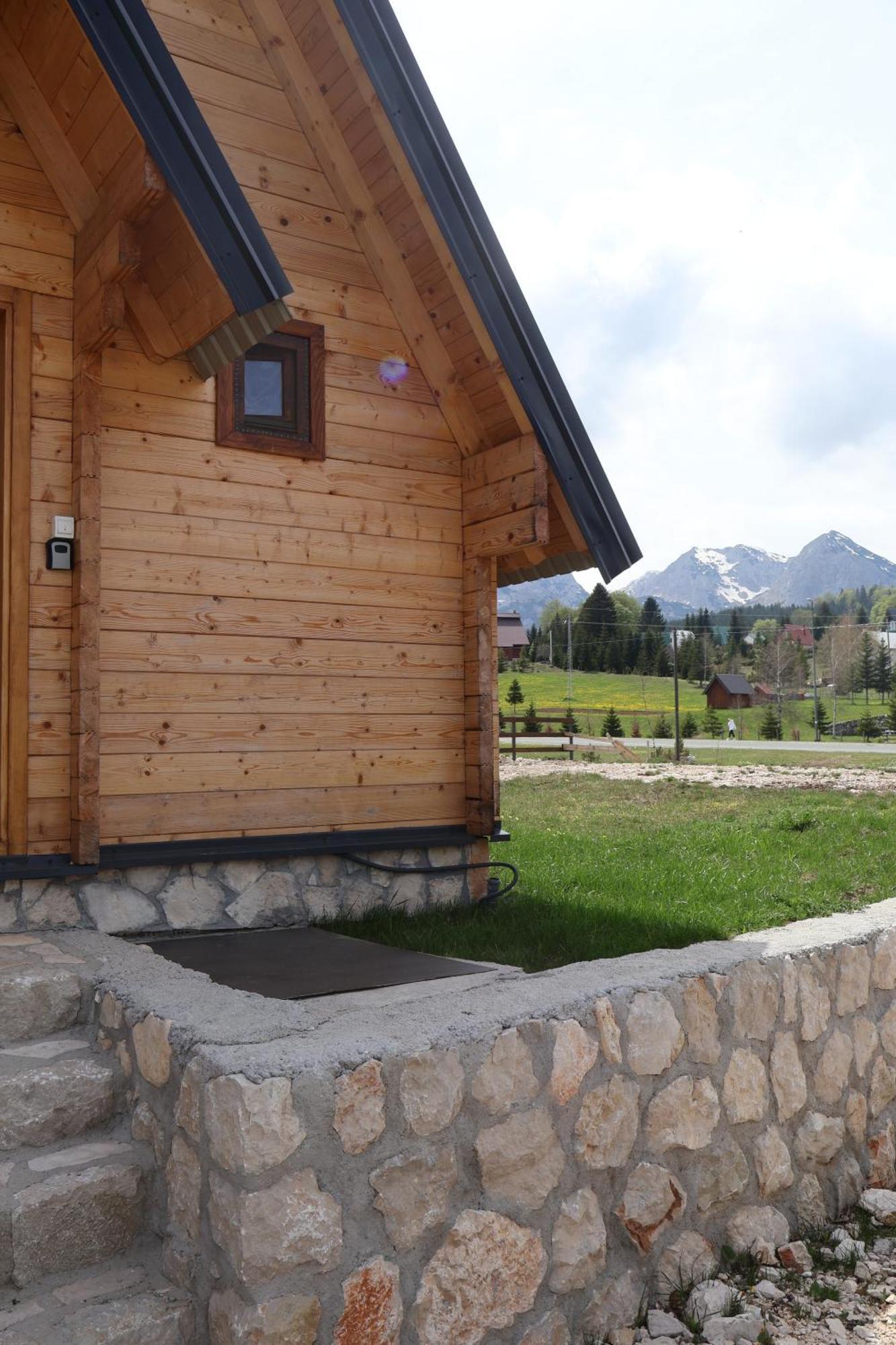 Portes Du Soleil - Zabljak Екстериор снимка